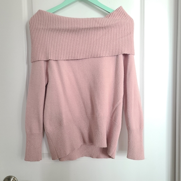 Off-shoulder sweater - Picture 3 of 3